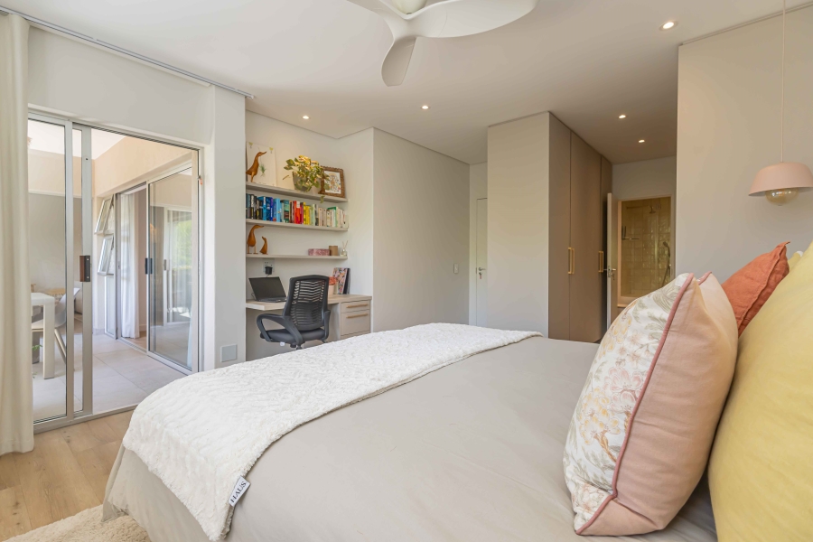 2 Bedroom Property for Sale in Sea Point Western Cape